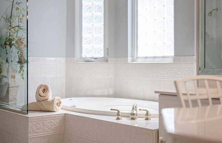 Garden Tub En-Suite to Main Bedroom