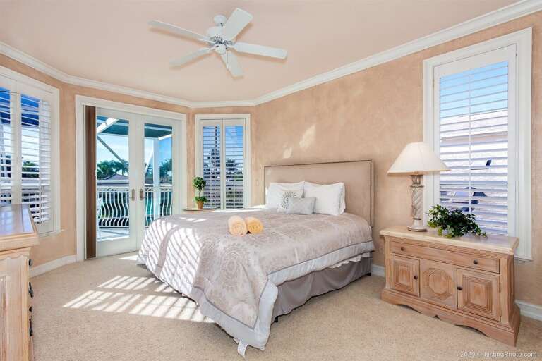 Guest Bedroom 2 Upstairs