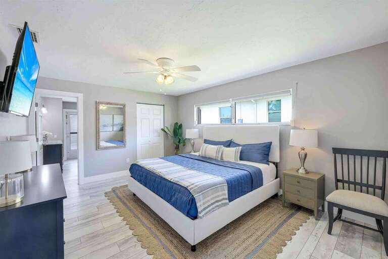 Main Bedroom with King Size Bed