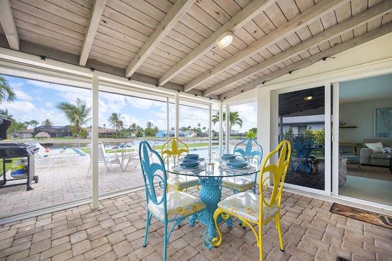 Screened in Lanai for your Meal Enjoyment
