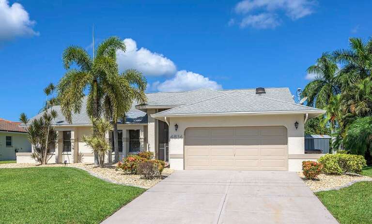 Front Elevation of Coral Getaway