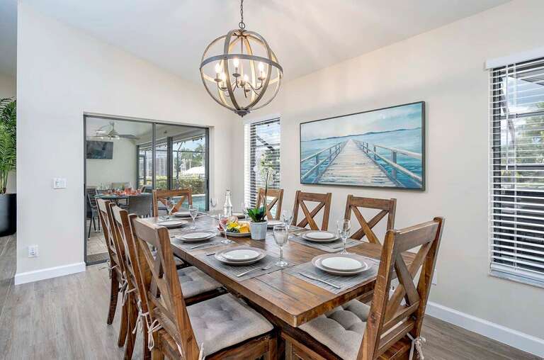 Large Kitchen Table plenty of Room for Family Dinners