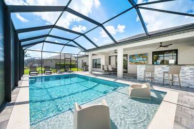 Enjoy the Great Entertainment Space at Dream View