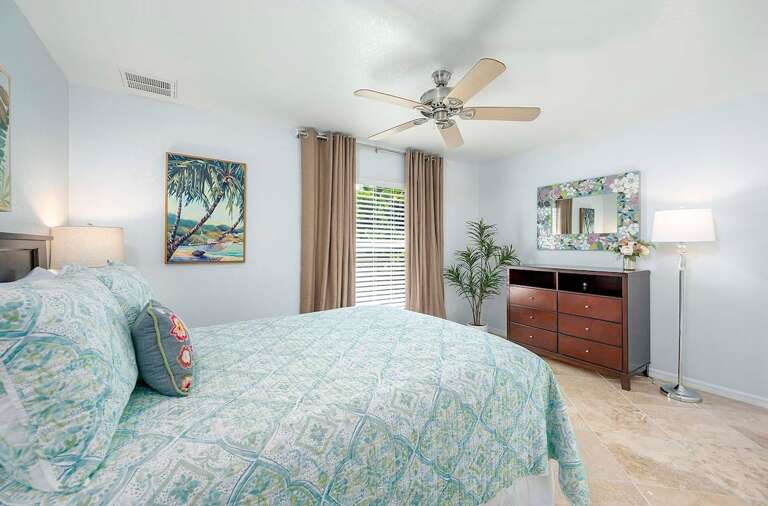 Queen Bedroom with Garden View