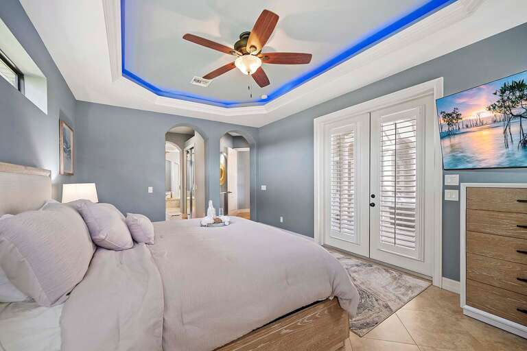 King Bedroom Suite with En-Suite Bathroom
