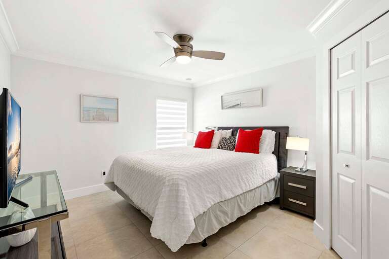King Bedroom with Garden View