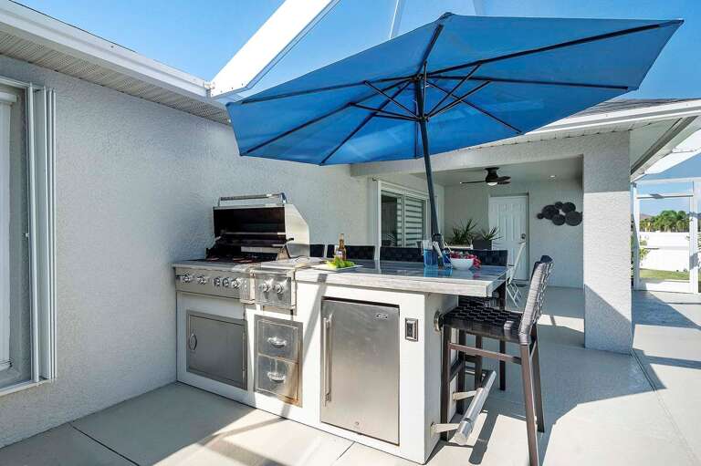 Outdoor Bar Great for Entertaining and Spending Time at Endless Summer