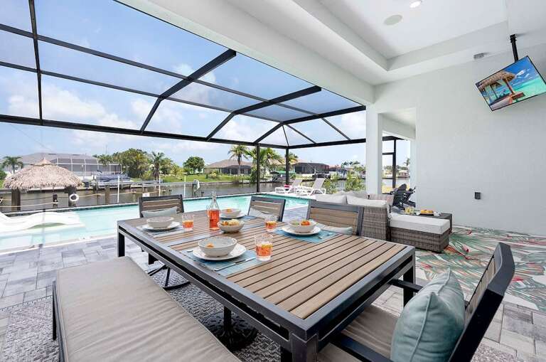 Dining with Amazing Views of the Canal and Wildlife