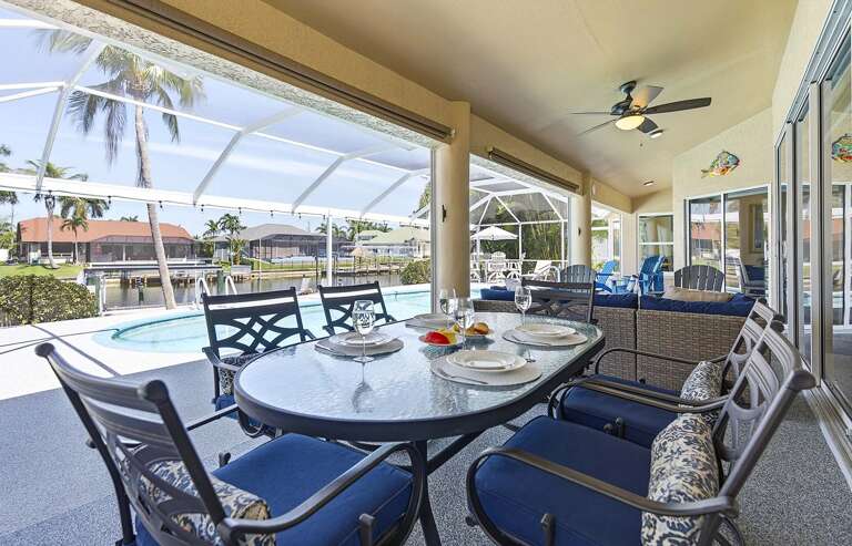 Al Fresco Dining under the Covered Lanai