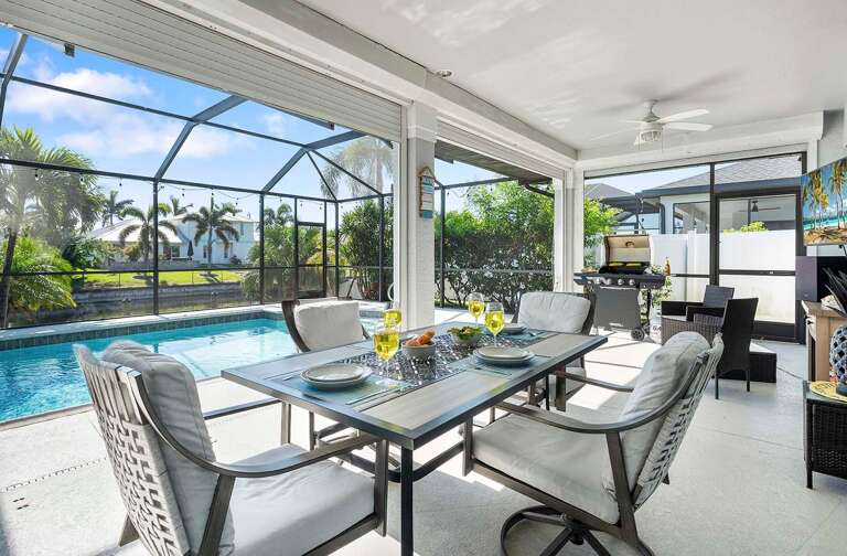 Meals on the Covered Lanai with Waterview