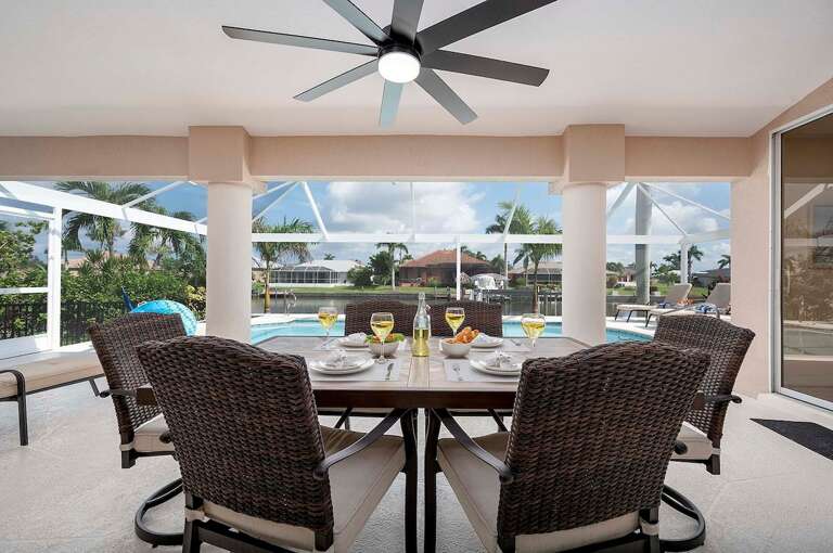 Covered Lanai Dining Area