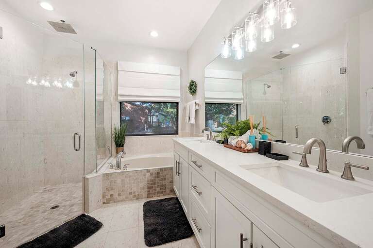 En-Suite Bathroom with Garden Tub, Double Sinks and Walk In Shower