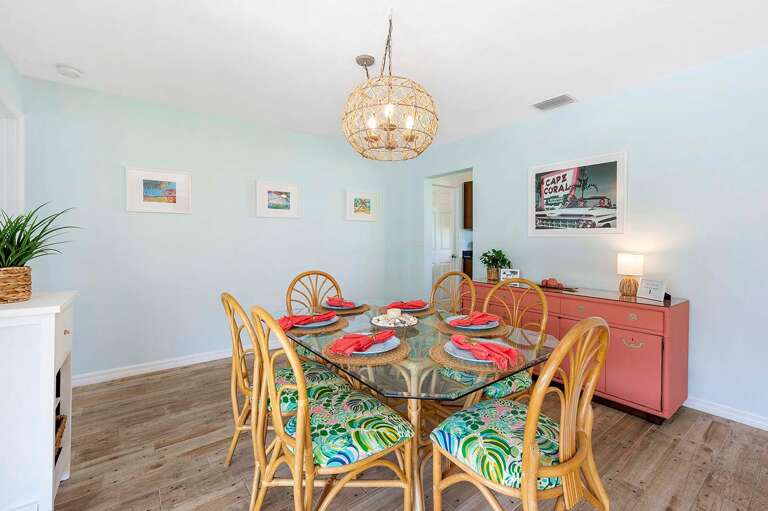 Dining Area with Views of the Lanai