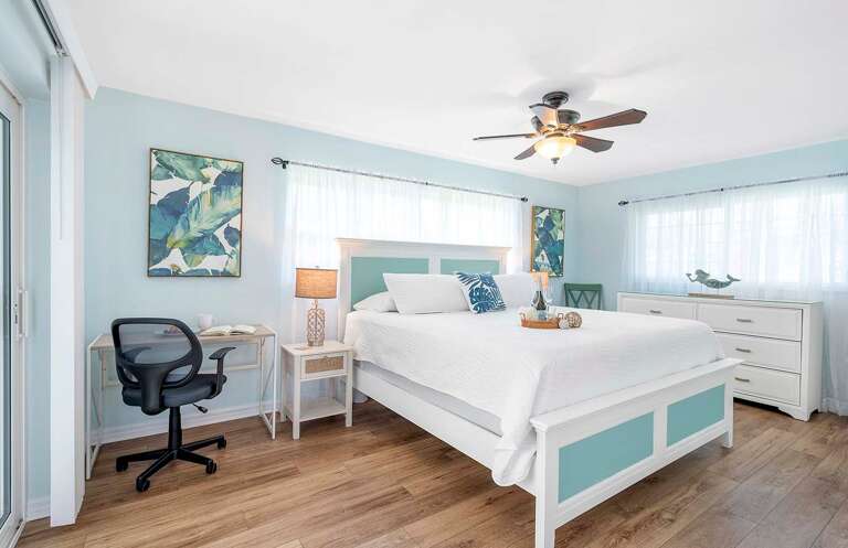 Main Bedroom Suite with King Bed, Desk and Access to Lanai