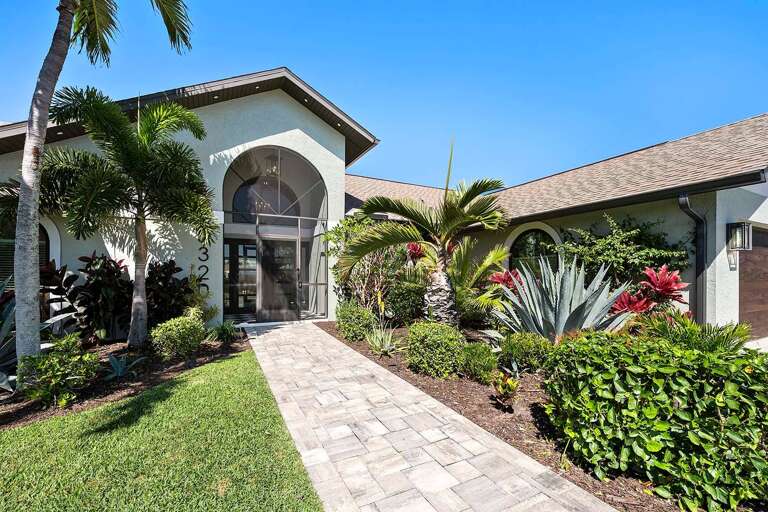 Entrance to Gulfstream Getaway Your Charming Vacation Home