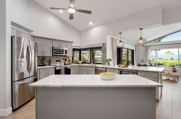 Large Kitchen Island Great for Entertainment