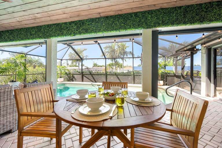 Outdoor Space for Al Fresco Dining under Covered Lanai