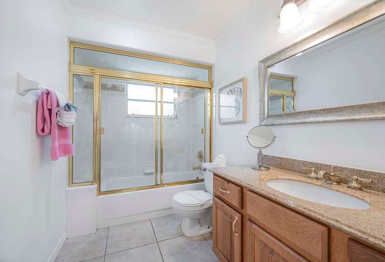 Guest Bathroom with Tub Shower