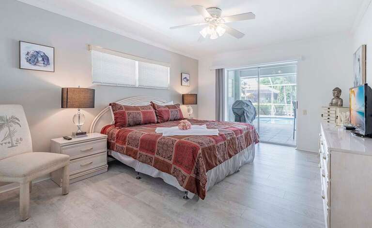 King Bedroom with Lanai Access