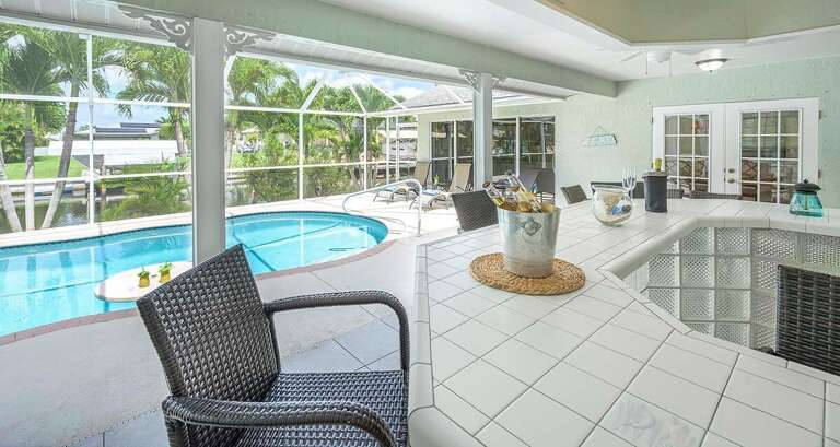 Under Truss Lanai Area with Bar and Outdoor TV