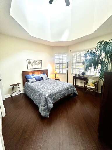 Queen Bedroom Suite with Garden View