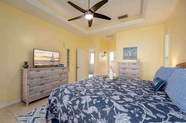 Main Bedroom offers King Bed and En-Suite Bathroom
