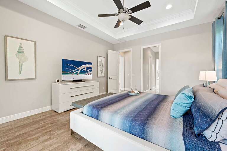 Main Bedroom with King Bed and En-Suite Bathroom