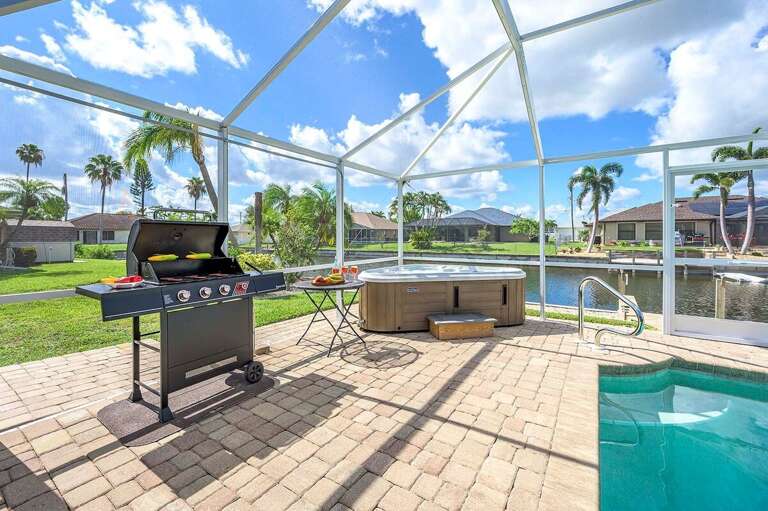 Large Patio with BBQ and Above Ground Spa
