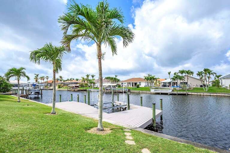 Boat Dock and Lift with Gulf Access