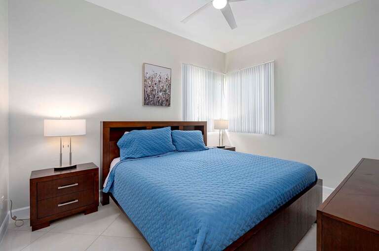 King Size Bedroom with Garden View