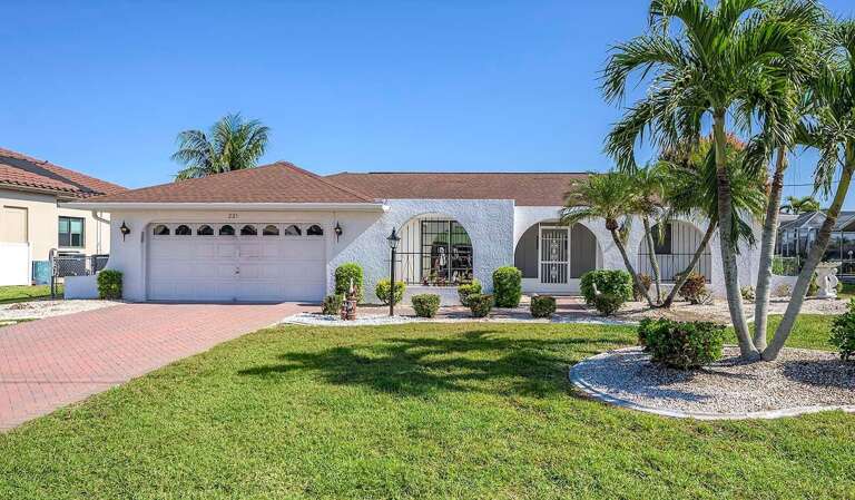 Welcome to Your Villa Lake Kennedy