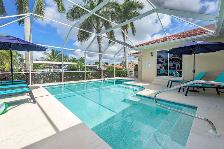Malibu Outdoor Pool Space
