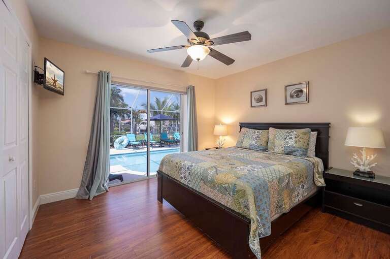 Queen Bedroom with Pool View and Access