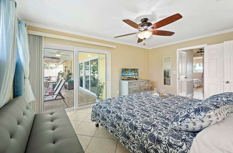 Main Bedroom with King Bed and Access to Lanai