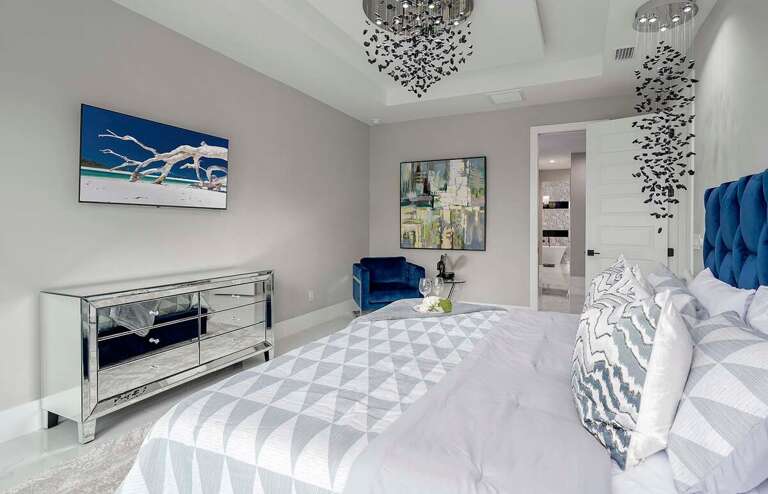 Main Bedroom with Large Walk In Closet and En-Suite Bathroom