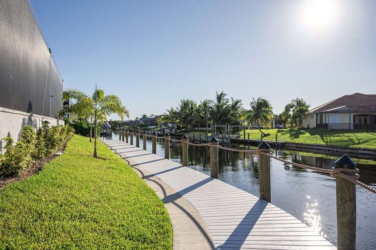 Wrap Around Decking and Captains Walk Great for Fishing