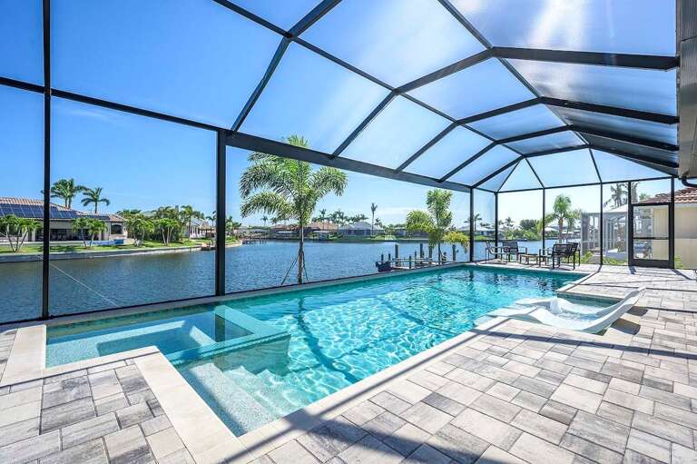 My Kinda Party Oversized Pool with Jacuzzi