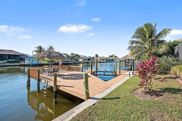 Boat Dock and Lift with Tiki Hut