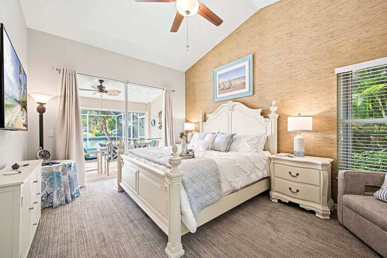 Main King Bedroom with Access to the Lanai