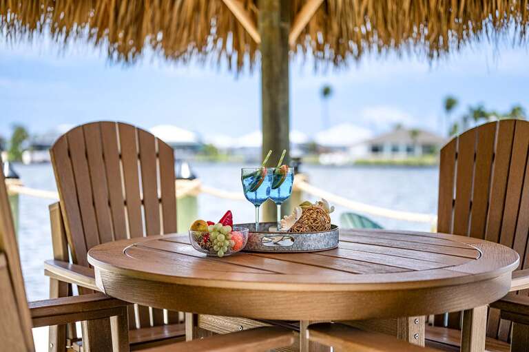 It's 5 O'clock Somewhere !