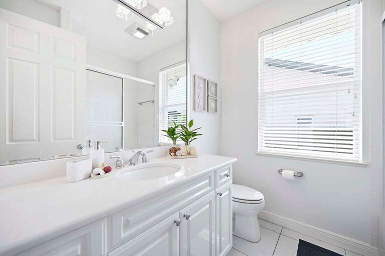 Hallway Bathroom with Shower Tub Combo and Sink