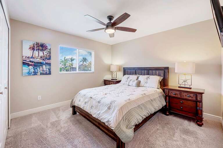 Queen Bedroom with Garden View