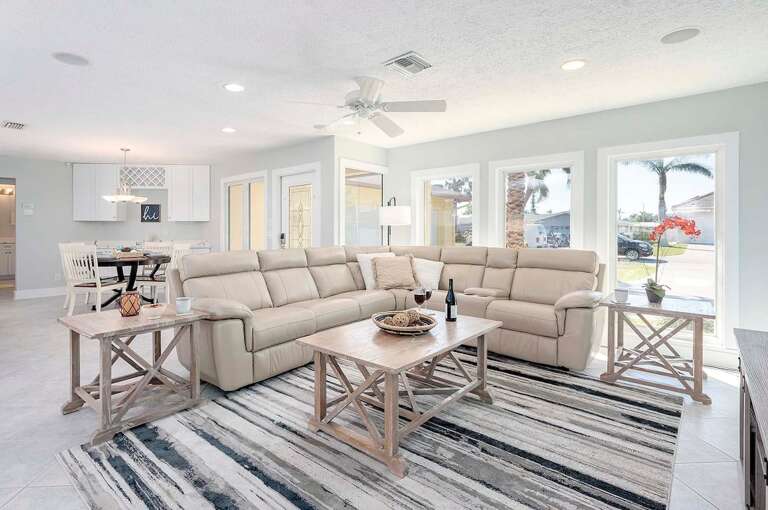 Brigth Airy Leather Furniture for Great Entertainment