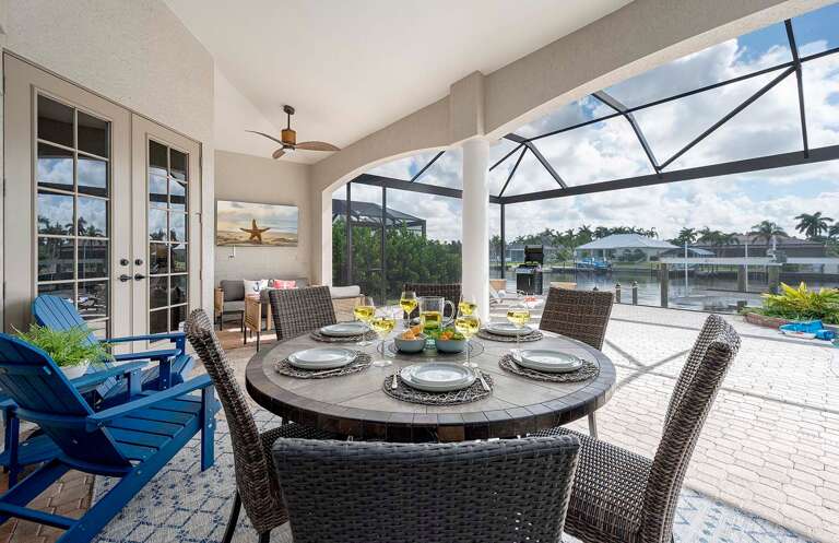 Al Fresco Dining under the Covered Lanai