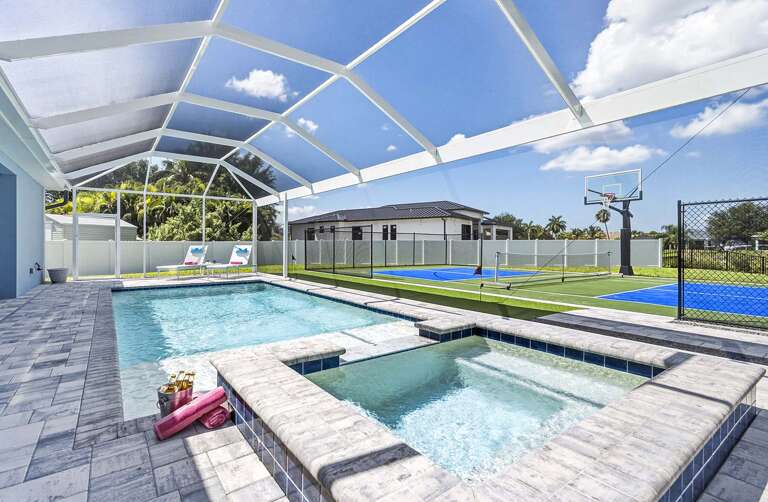 Large Pool with Spa