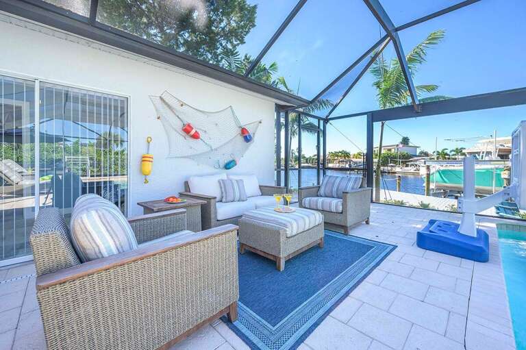 Outdoor Lanai Sitting Area