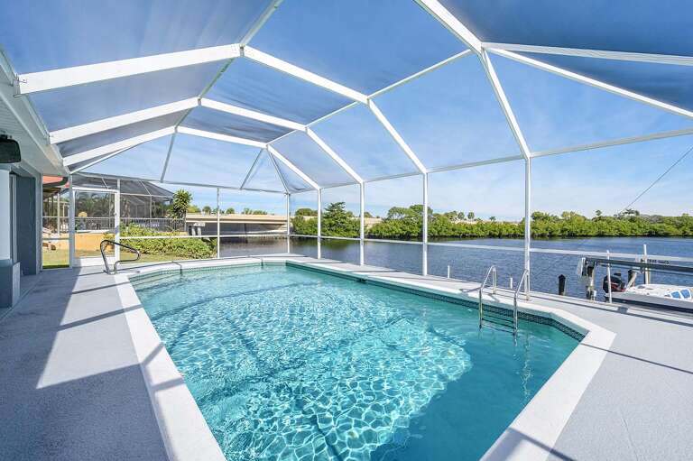 Enjoy the Large Pool and Watch the Fish Jump in the Large Basin