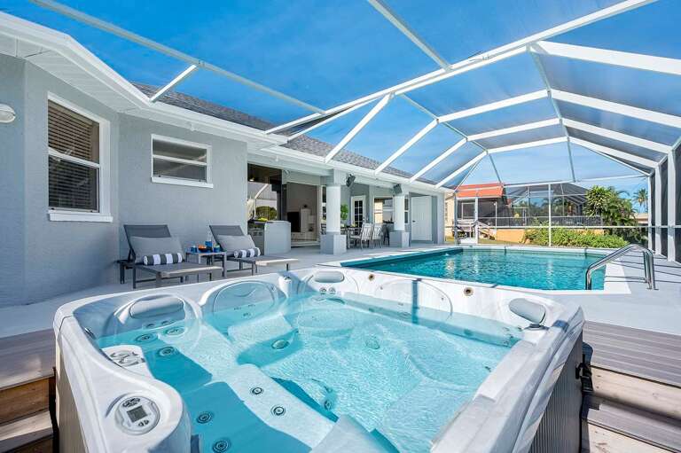 Finish the Evening in the Hot Tub with a Cocktail.