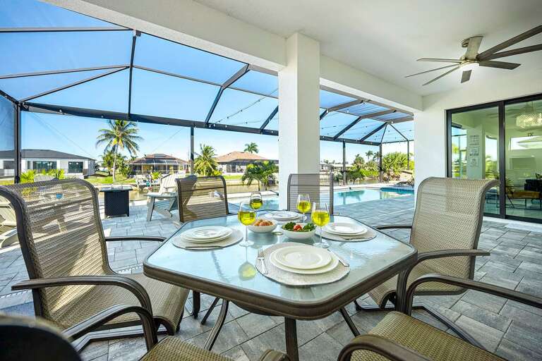Al Fresco Dining Under the Covered Lanai