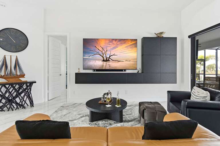 TV with Streaming Services